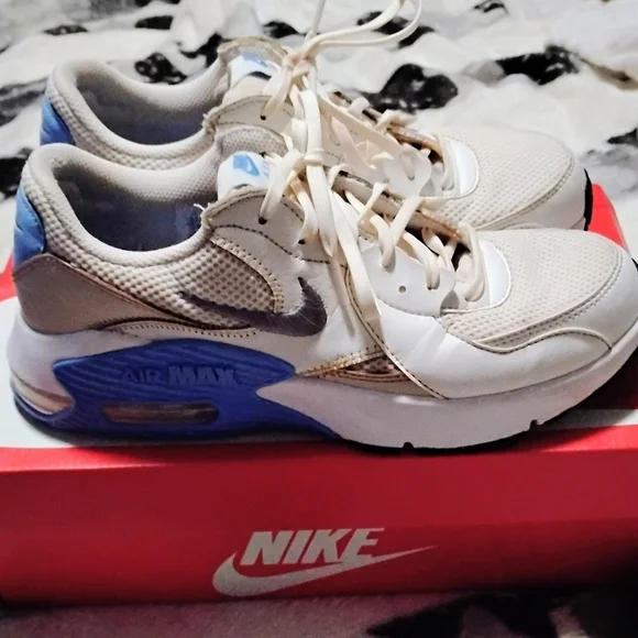 Nike Air Max Sneakers in Beige, White and Light Blue - Picture 4 of 4